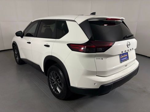 Used 2024 Nissan Rogue S image 6