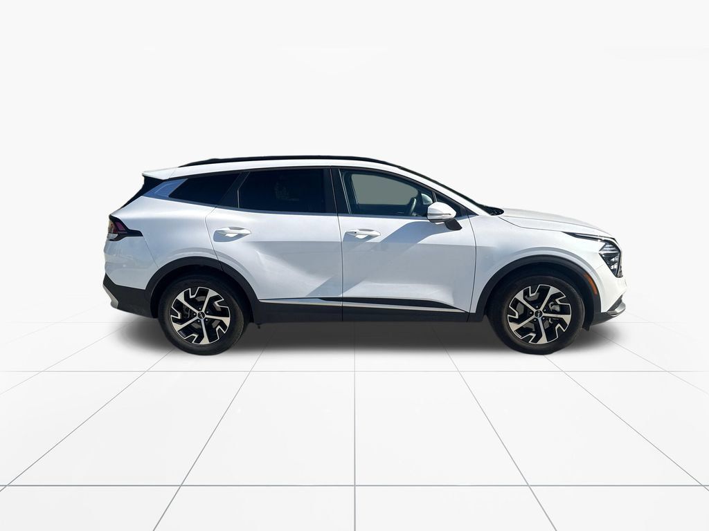 Used 2025 Kia Sportage EX w/ Premium Package FWD image 9