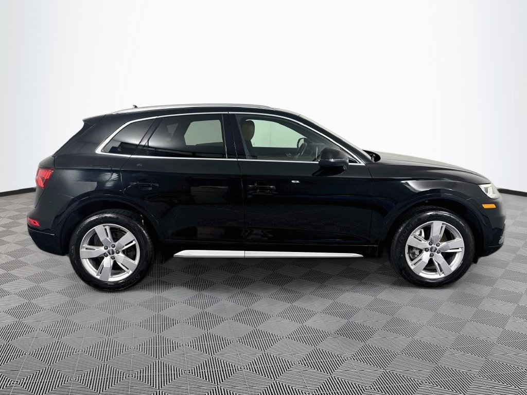 Used 2019 Audi Q5 2.0T Premium Plus w/ Premium Plus Package AWD/4WD image 4