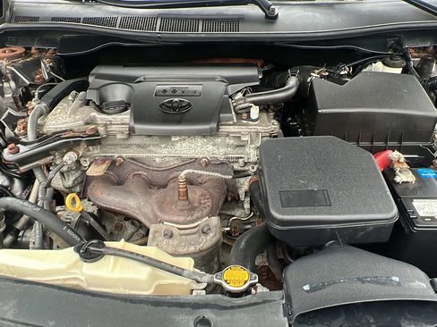 Used 2012 Toyota Camry XLE image 32