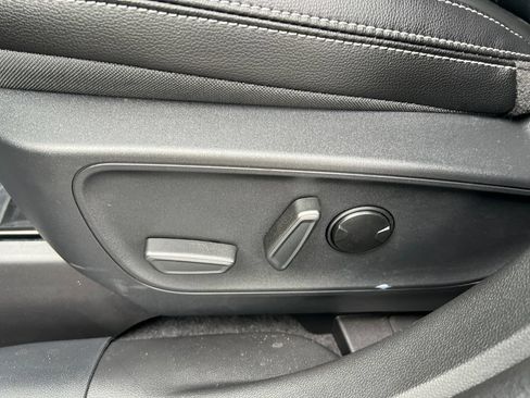 New 2026 Ford Escape SE w/ PHEV Premium Package FWD image 10
