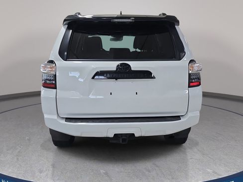 Used 2020 Toyota 4Runner Venture w/ Moonroof Package image 8