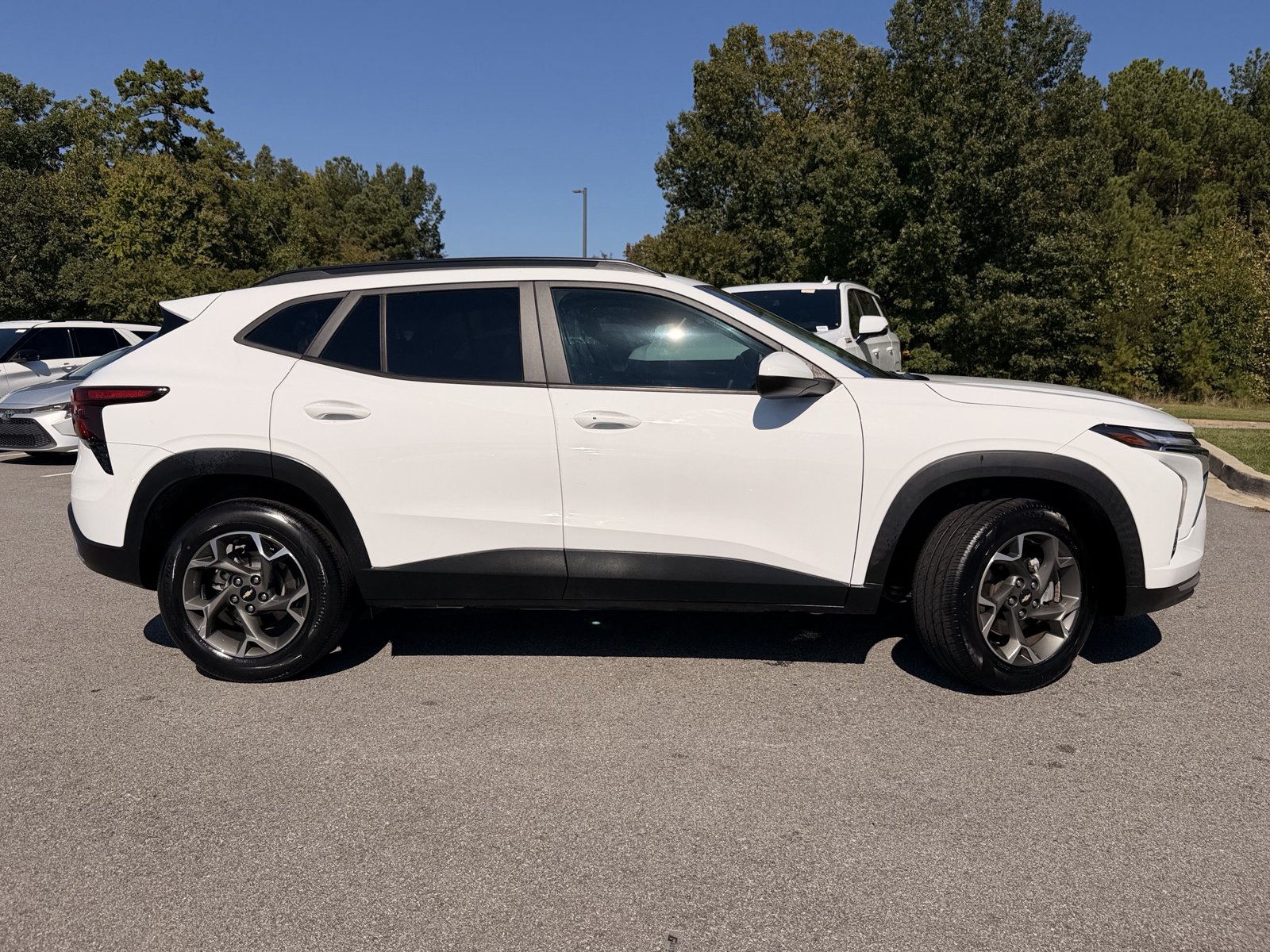 Used 2024 Chevrolet Trax LT w/ Driver Confidence Package FWD image 13