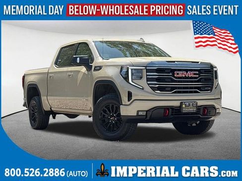 Used 2022 GMC Sierra 1500 AT4 w/ AT4 Preferred Package AWD/4WD image 1