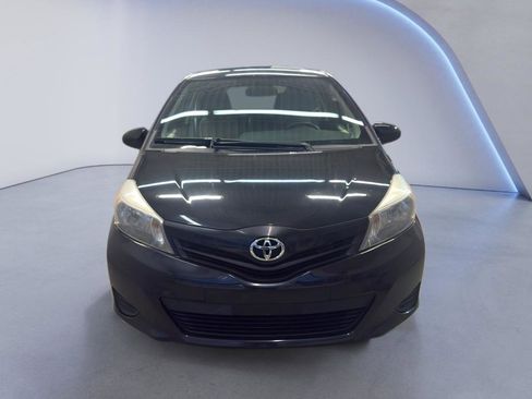 Used 2013 Toyota Yaris L image 2