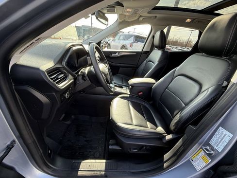 Used 2022 Ford Escape Titanium w/ Class II Trailer Tow Package image 22