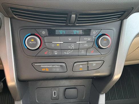 Used 2019 Ford Escape SE FWD image 15
