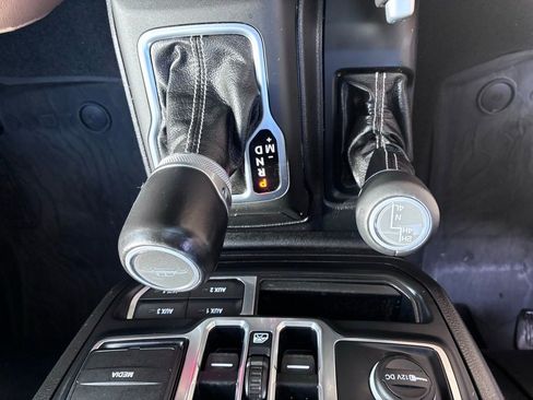 Used 2020 Jeep Gladiator Overland image 33