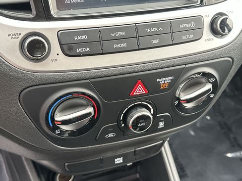 Used 2022 Hyundai Accent SEL FWD image 16