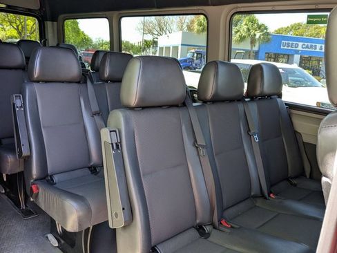 Used 2015 Mercedes-Benz Sprinter 2500 image 17