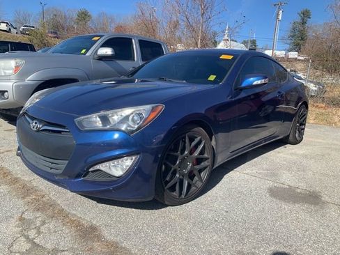 Used 2015 Hyundai Genesis 3.8 image 4