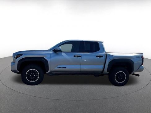 Used 2025 Toyota Tacoma TRD Off-Road AWD/4WD image 9