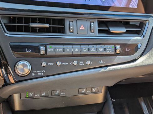 Certified 2025 Lexus ES 350 w/ Premium Package FWD image 27
