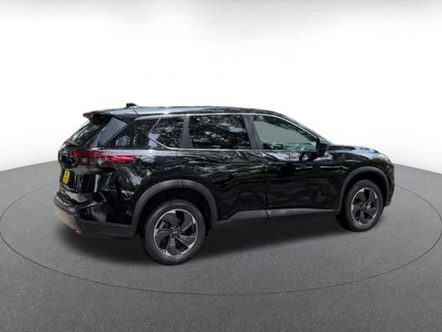 Used 2025 Nissan Rogue SV FWD image 12
