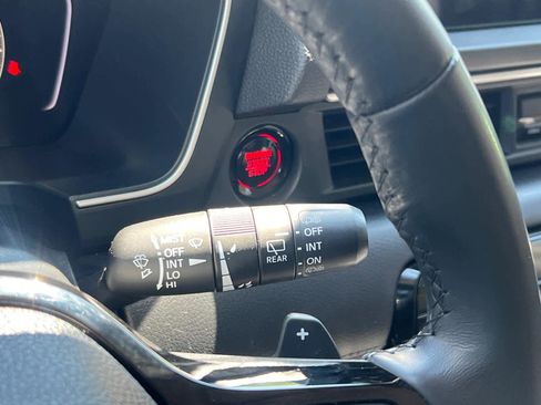 Used 2023 Honda Pilot Touring image 19