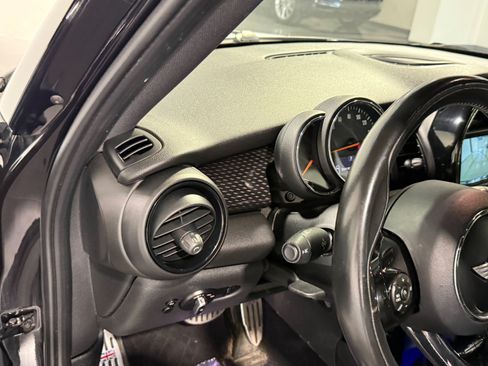Used 2018 MINI Cooper S FWD image 17