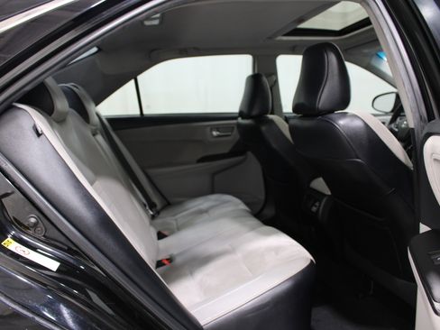 Used 2015 Toyota Camry XSE w/ Advanced Technology Package image 25