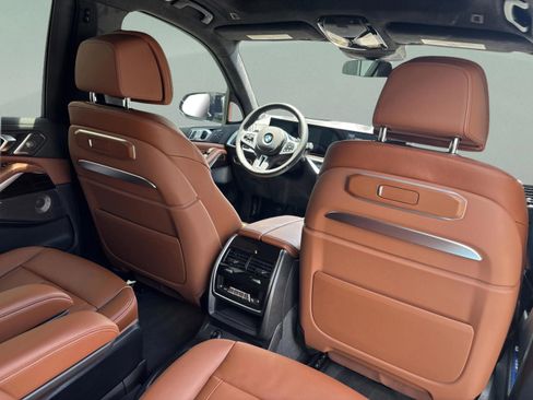 Used 2026 BMW X7 M60i image 31