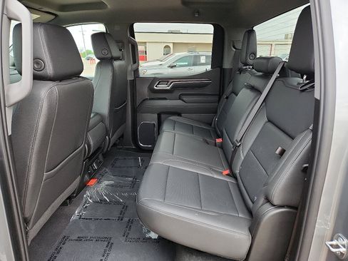 Used 2024 GMC Sierra 1500 SLT image 8