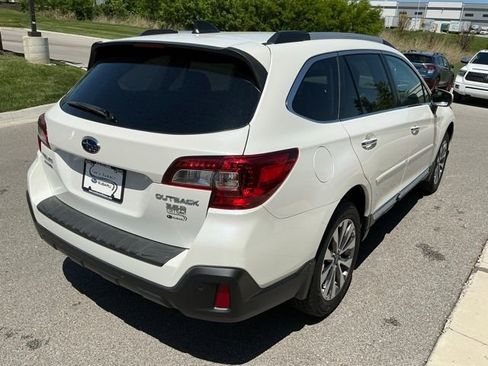 Used 2018 Subaru Outback 3.6R Touring AWD/4WD image 7