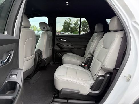 Used 2023 Chevrolet Traverse LT AWD/4WD image 10