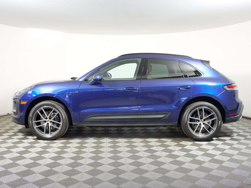 Certified 2024 Porsche Macan w/ Premium Plus Package AWD/4WD image 2