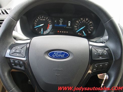 Used 2017 Ford Explorer 4WD image 12