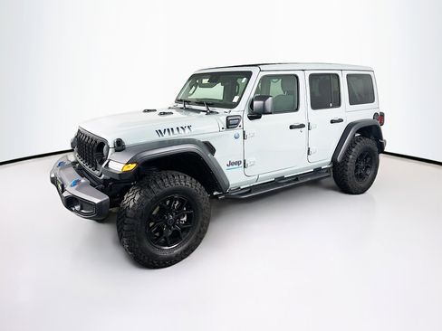 Used 2024 Jeep Wrangler Willys image 3