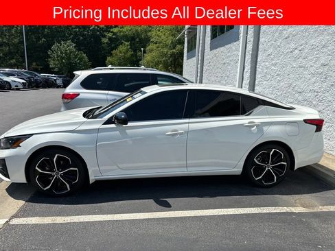Certified 2025 Nissan Altima 2.5 SR w/ SR Premium Package FWD image 6