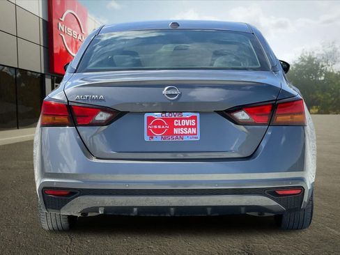 Used 2025 Nissan Altima 2.5 SV FWD image 8