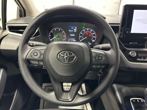 Used 2025 Toyota Corolla LE image 18