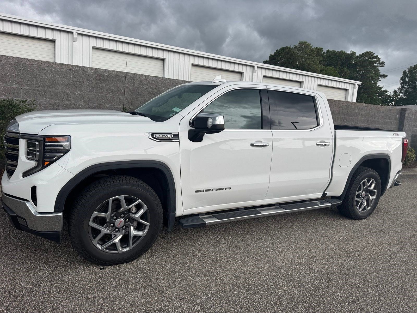 Certified 2023 GMC Sierra 1500 SLT w/ SLT Premium Package AWD/4WD image 2