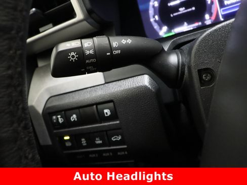 Used 2025 Toyota Tacoma 4x4 Double Cab Hybrid image 28