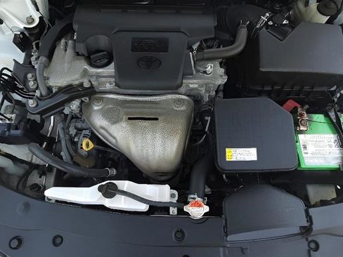 Used 2016 Toyota Camry LE FWD image 30