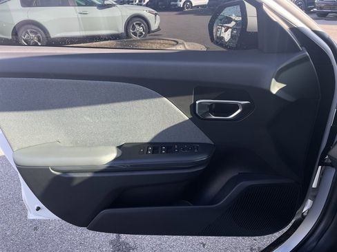 Certified 2025 Kia K4 EX image 19