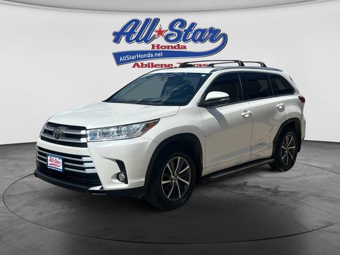 Used 2018 Toyota Highlander XLE FWD image 1