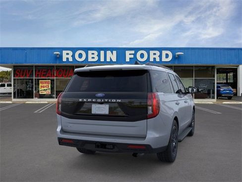 New 2025 Ford Expedition Active image 8