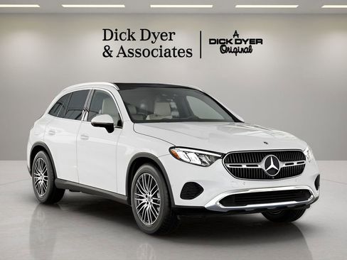 Used 2026 Mercedes-Benz GLC 300 image 36