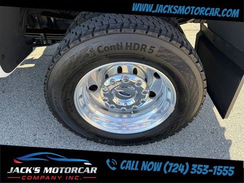 Used 2025 Ford F450 Platinum w/ FX4 Off-Road Package image 28