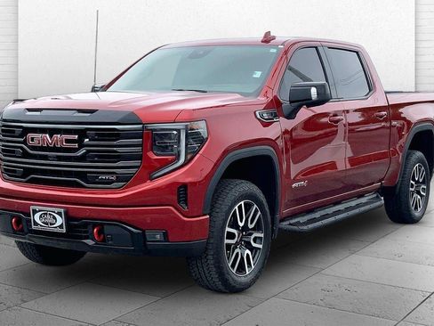 Used 2025 GMC Sierra 1500 AT4 w/ Technology Package AWD/4WD image 11