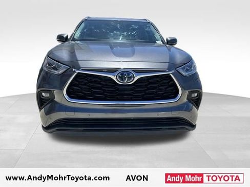 Used 2021 Toyota Highlander Limited AWD/4WD image 3