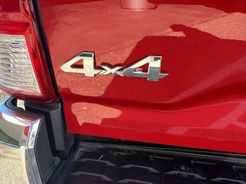 Used 2016 Toyota Tacoma SR5 image 10