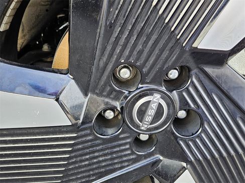 Used 2025 Nissan Kicks SR w/ Illumination Package image 6