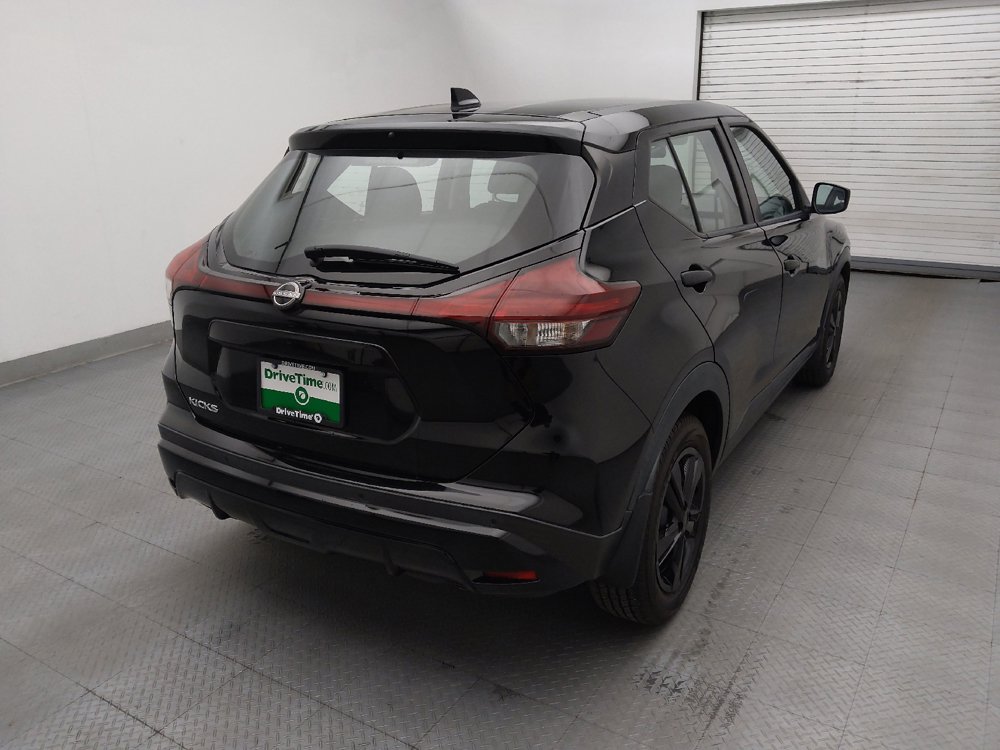 Used 2022 Nissan Kicks S FWD image 9
