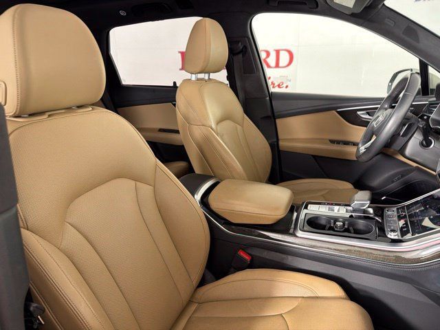 Used 2023 Audi Q7 3.0T Prestige AWD/4WD image 33