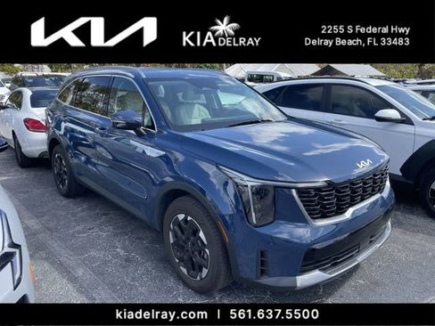 Used 2024 Kia Sorento S image 1