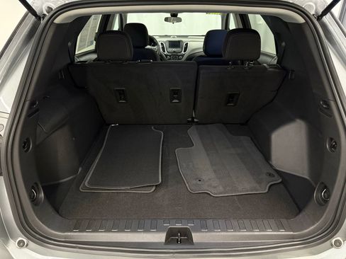 Used 2023 Chevrolet Equinox LS w/ LS Convenience Package image 5