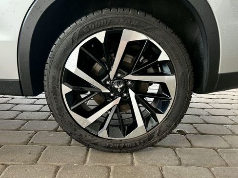 Used 2024 Mitsubishi Outlander SE FWD image 45