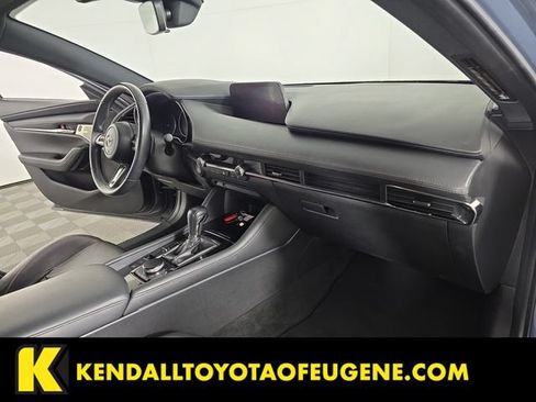 Used 2019 MAZDA MAZDA3 Hatchback w/ Premium Package FWD image 26
