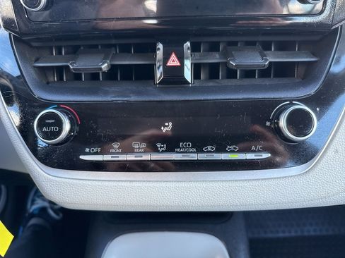 Used 2020 Toyota Corolla LE image 36